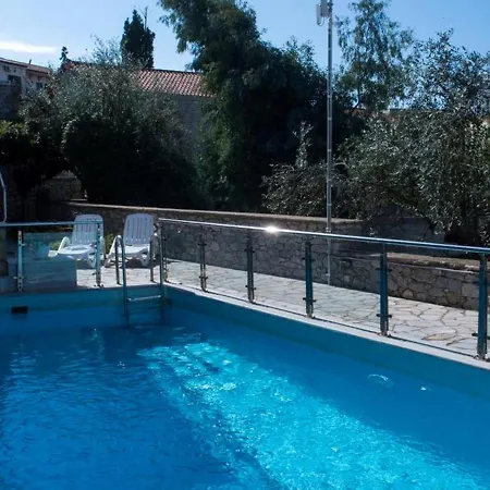 Manoleas - 2 Stoupa
