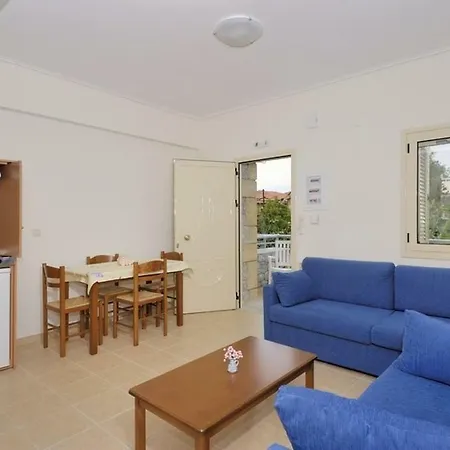 Manoleas - 2 Apartment